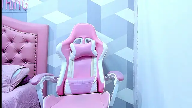 Gianna Watson online show from March 4, 1:17 pm