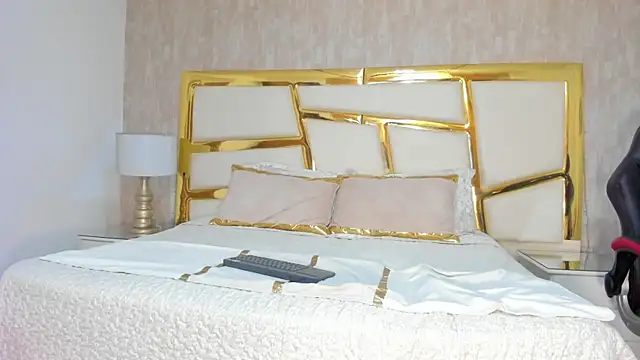 Gianna Watson online show from February 26, 5:53 pm