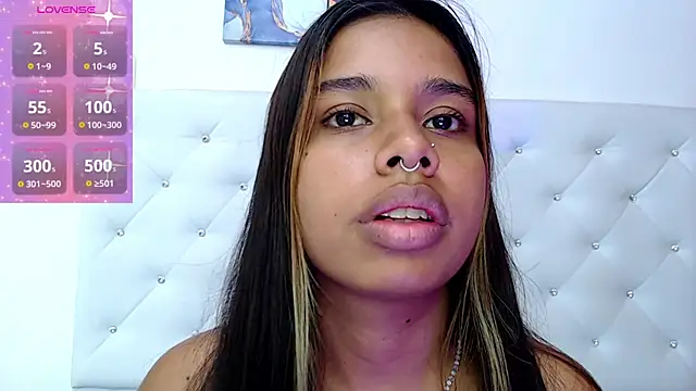 Snapshot of sweetebony_33 chatting on October 1, 4:17 am sweetebony 33 online show from October 1, 4:17 am