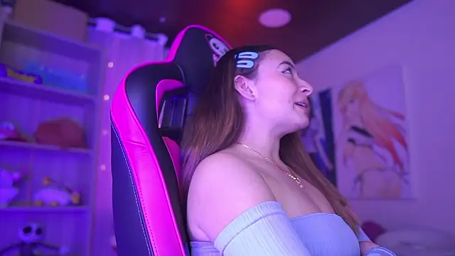 issa monterrey online show from February 4, 11:11 pm