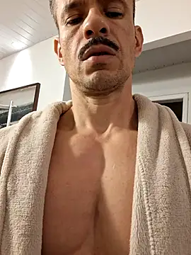 juniortche1313 online show from April 28, 10:36 pm