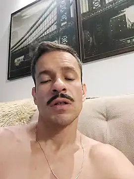 juniortche1313 online show from October 31, 7:10 pm