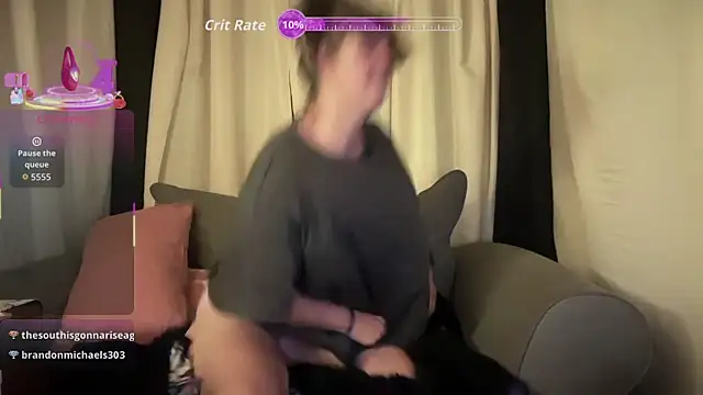 Snapshot of mothh1 chatting on October 4, 11:01 am mothh1 online show from October 4, 11:01 am