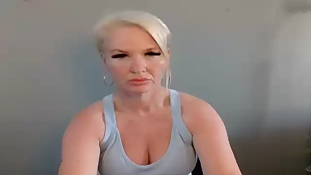 Blonde-Grace online show from July 13, 2:05 pm