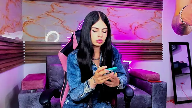 Cloe roouse online show from May 1, 11:43 pm