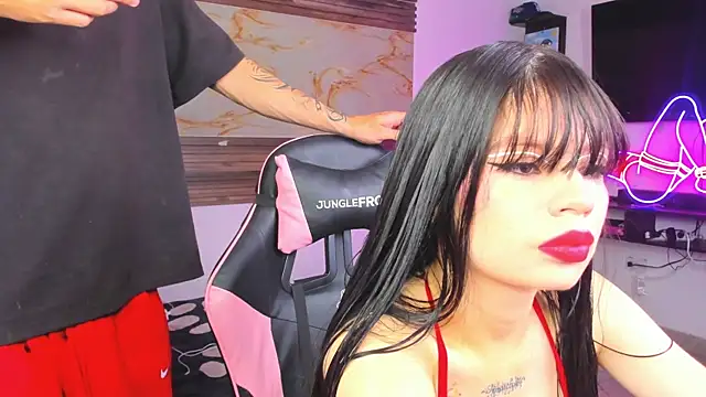 Snapshot of Cloe_roouse chatting on October 23, 12:53 am Cloe roouse online show from October 23, 12:53 am