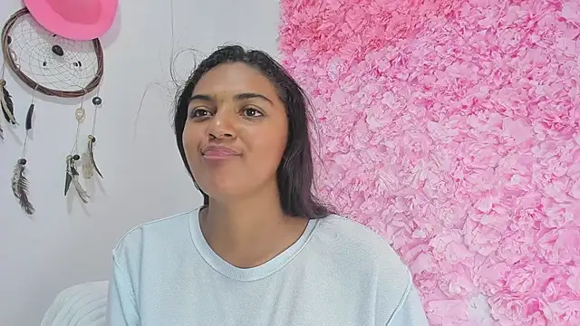 Melodymoore  online show from March 3, 12:17 am