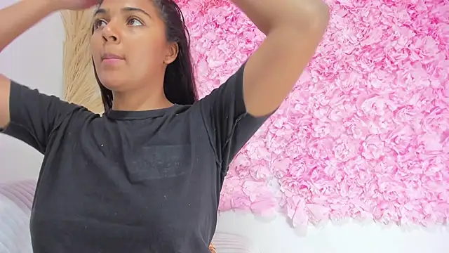 Melodymoore  online show from February 22, 9:27 pm