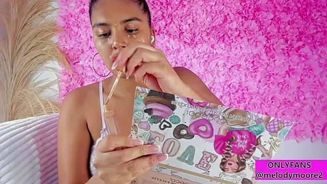 Melodymoore  online show from November 24, 2:33 am