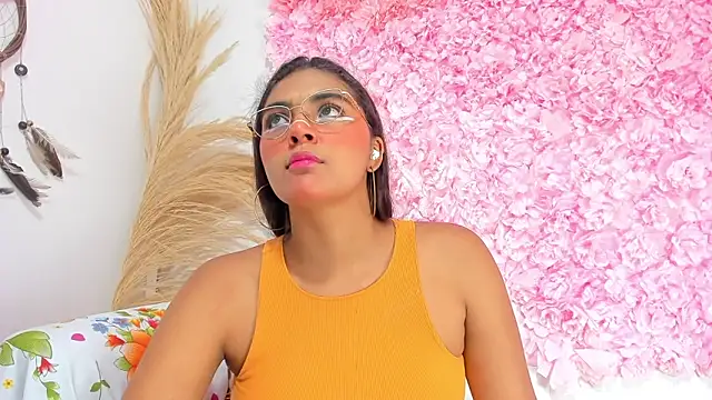 Melodymoore  online show from February 18, 1:25 am