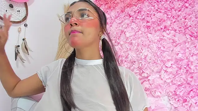 Melodymoore  online show from February 21, 9:28 pm