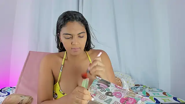 Melodymoore  online show from May 19, 11:34 pm