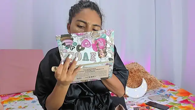 Melodymoore  online show from April 12, 11:19 pm