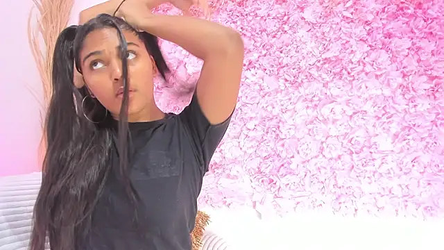 Melodymoore  online show from February 9, 10:30 pm