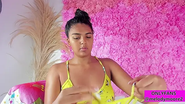 Melodymoore  online show from November 3, 10:13 pm