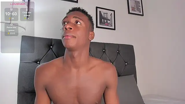 Snapshot of noah_johes chatting on February 12, 4:34 am noah johes online show from February 12, 4:34 am