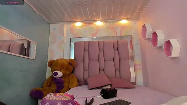 Snapshot of zephyra-angels chatting on March 3, 4:21 am zephyra-angels online show from March 3, 4:21 am