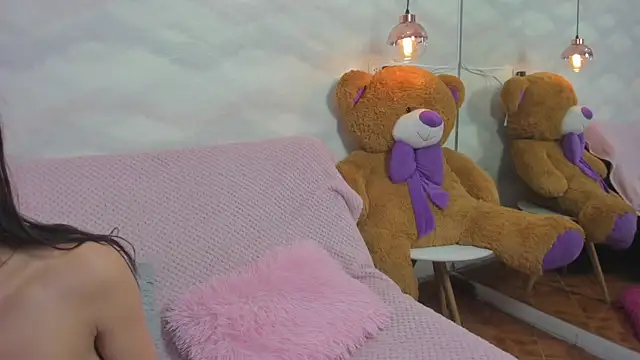 Snapshot of zephyra-angels chatting on October 13, 4:03 am zephyra-angels online show from October 13, 4:03 am