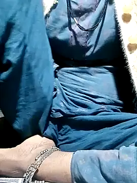 Snapshot of Anitabhabi_2 chatting on November 20, 4:02 am Anitabhabi 2 online show from November 20, 4:02 am