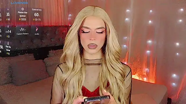 Dalila moan online show from April 10, 11:45 pm