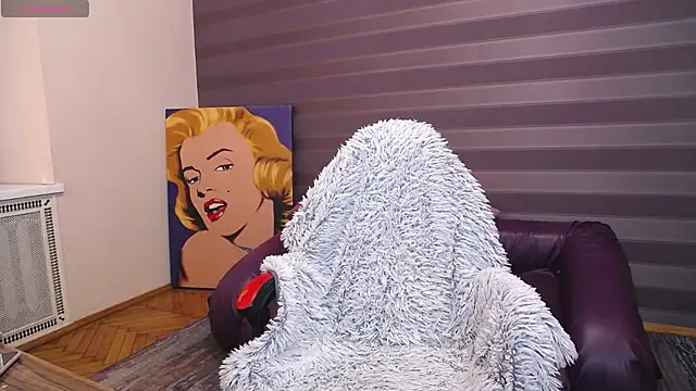 JenniferStone online show from March 24, 8:25 am