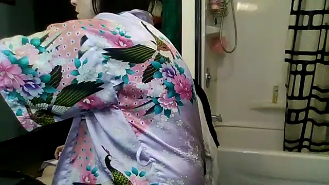 Snapshot of mrstoxox4594 chatting on February 15, 7:35 pm mrstoxox4594 online show from February 15, 7:35 pm