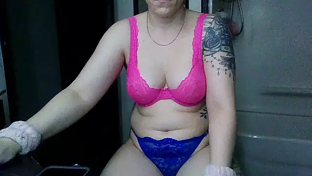 Snapshot of mrstoxox4594 chatting on September 27, 9:15 am mrstoxox4594 online show from September 27, 9:15 am