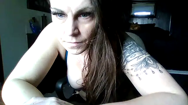 Snapshot of mrstoxox4594 chatting on March 1, 5:05 pm mrstoxox4594 online show from March 1, 5:05 pm
