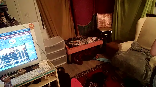 Snapshot of Foxxyhoneypott chatting on March 15, 12:34 pm Foxxyhoneypott online show from March 15, 12:34 pm