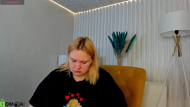 Amy Hall online show from September 14, 1:17 am