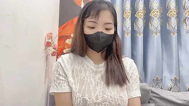 Snapshot of shishi_101 chatting on February 6, 2:13 pm shishi 101 online show from February 6, 2:13 pm