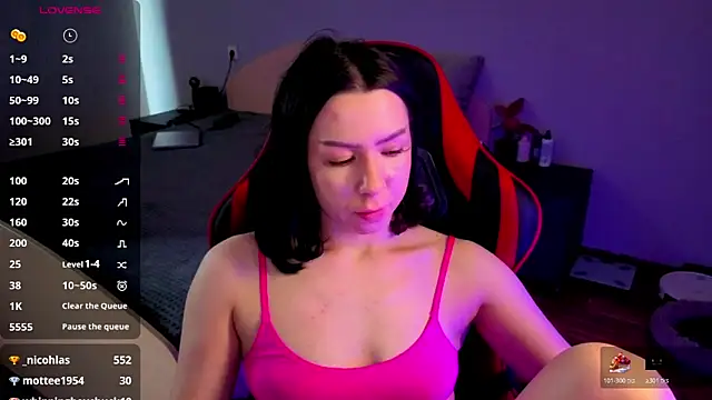 meganluss online show from April 11, 6:32 am