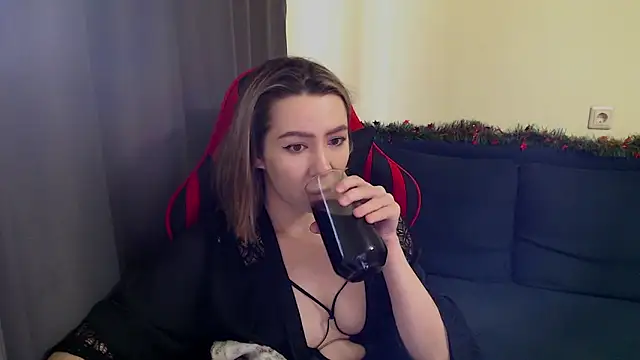 meganluss online show from December 2, 6:48 am