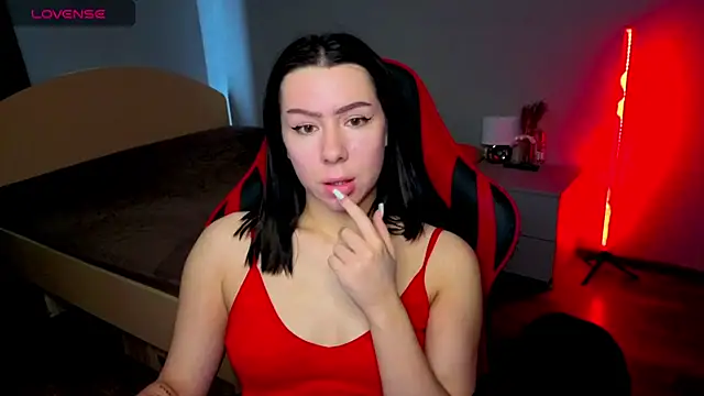 Snapshot of meganluss chatting on May 21, 3:15 am meganluss online show from May 21, 3:15 am