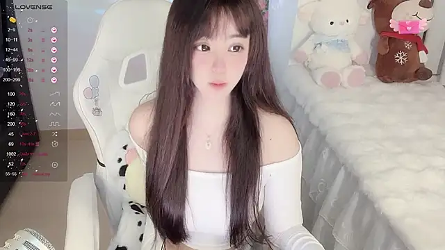 Snapshot of Milla-z chatting on October 4, 11:23 am Milla-z online show from October 4, 11:23 am