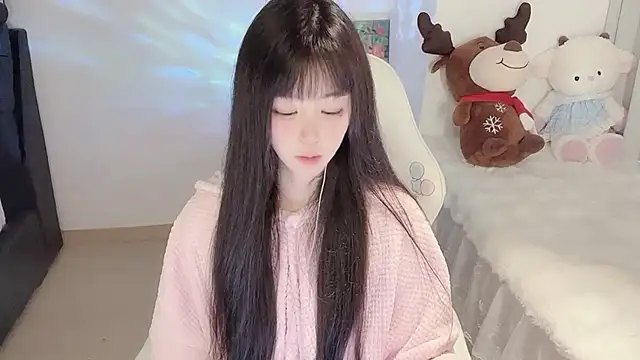 Snapshot of Milla-z chatting on November 14, 9:24 am Milla-z online show from November 14, 9:24 am