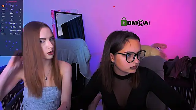 Snapshot of doll_vey chatting on October 13, 7:59 pm doll vey online show from October 13, 7:59 pm