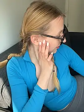 EvaBrooklyn online show from February 27, 8:56 am