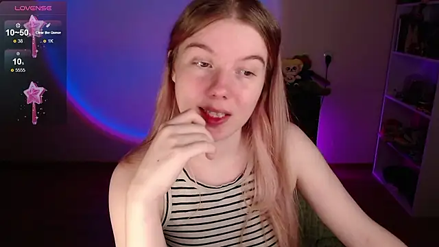 Strawberry juli online show from March 12, 2:39 am