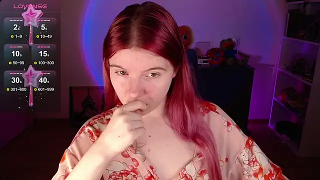 Strawberry juli online show from November 2, 10:53 am