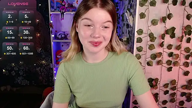 Strawberry juli online show from March 3, 1:28 am