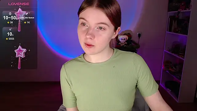 Strawberry juli online show from February 13, 1:49 am