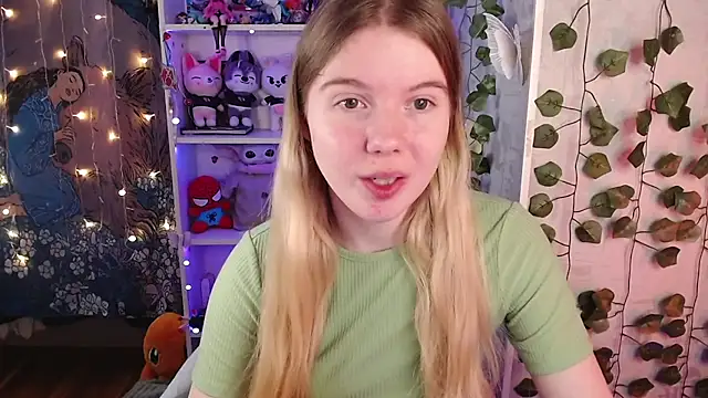 Strawberry juli online show from February 27, 5:29 am