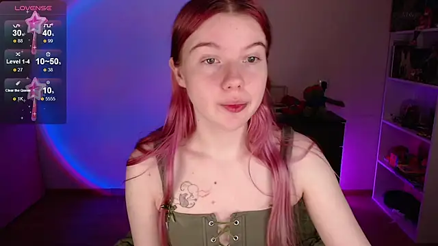 Strawberry juli online show from November 15, 9:35 am