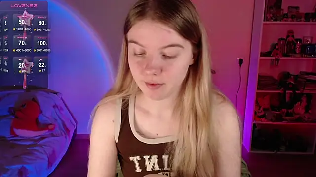 Strawberry juli online show from May 19, 5:36 am