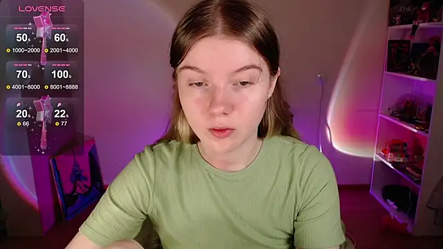 Strawberry juli online show from September 26, 5:14 am