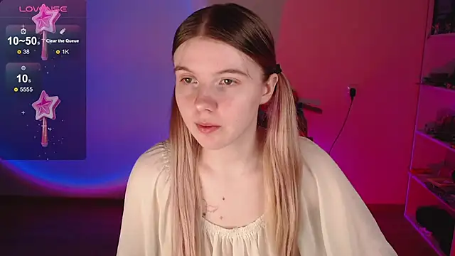 Strawberry juli online show from April 1, 4:03 am