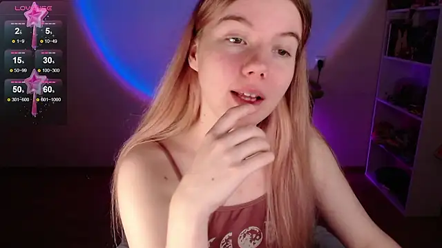 Strawberry juli online show from February 21, 2:13 am