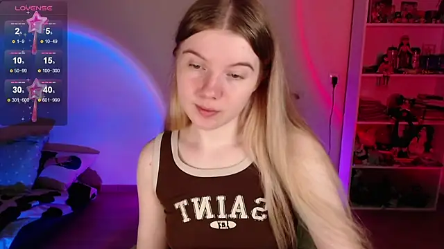 Strawberry juli online show from May 23, 3:05 am