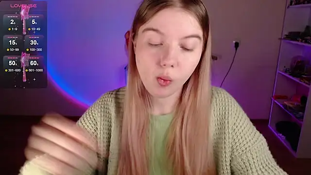 Strawberry juli online show from April 11, 5:48 am